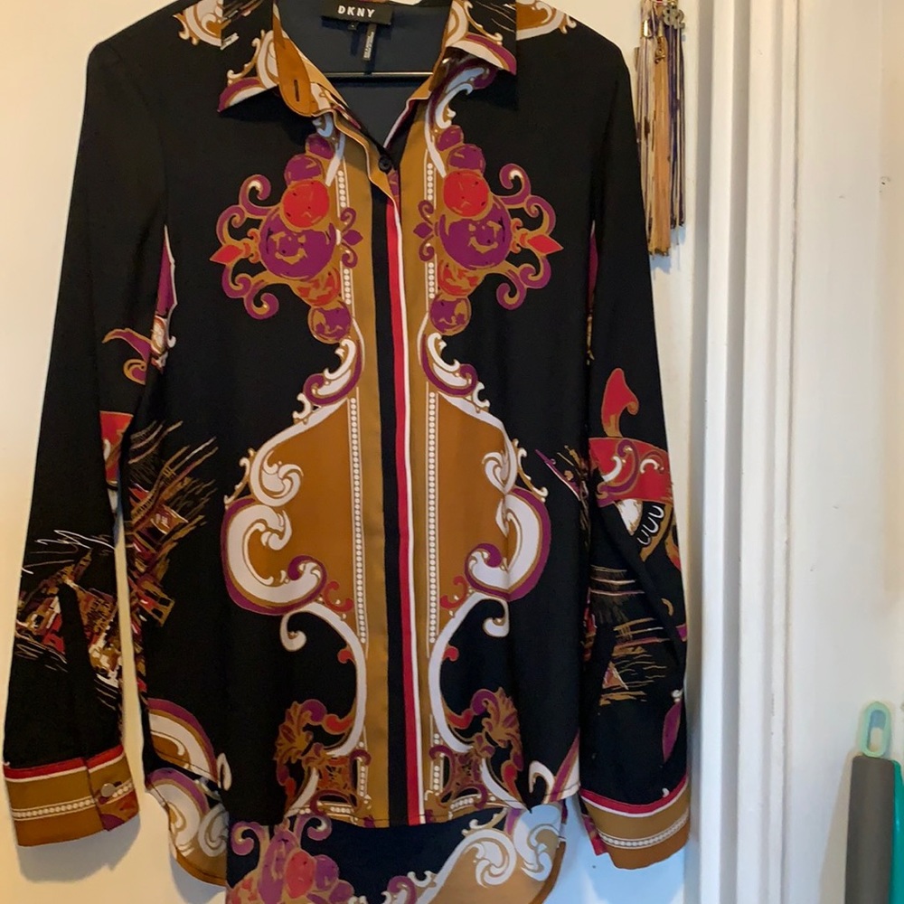 DKNY DESIGNER Shirt. Great design.  small-medium